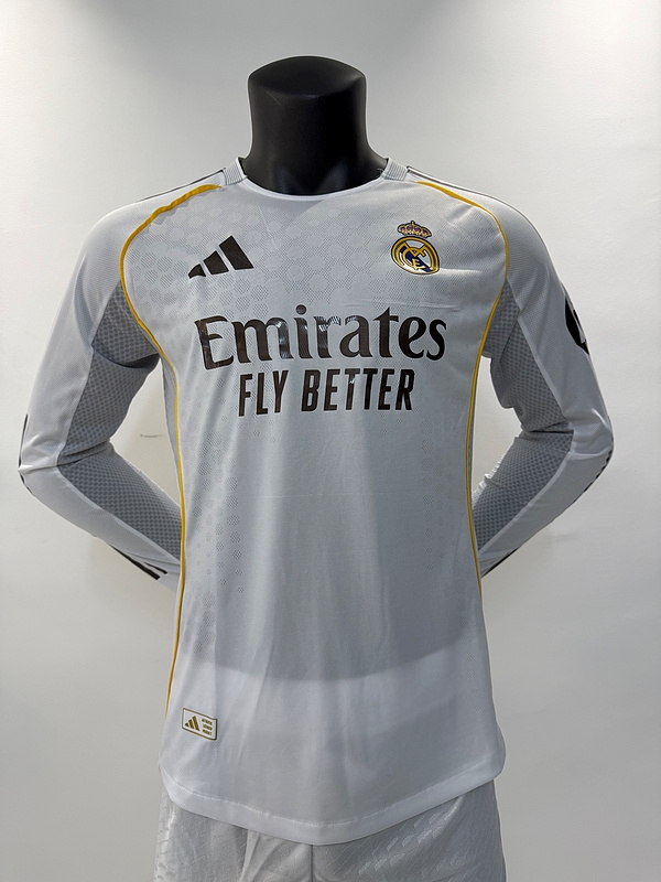 Player Version 25/26 Real Madrid long sleeve home