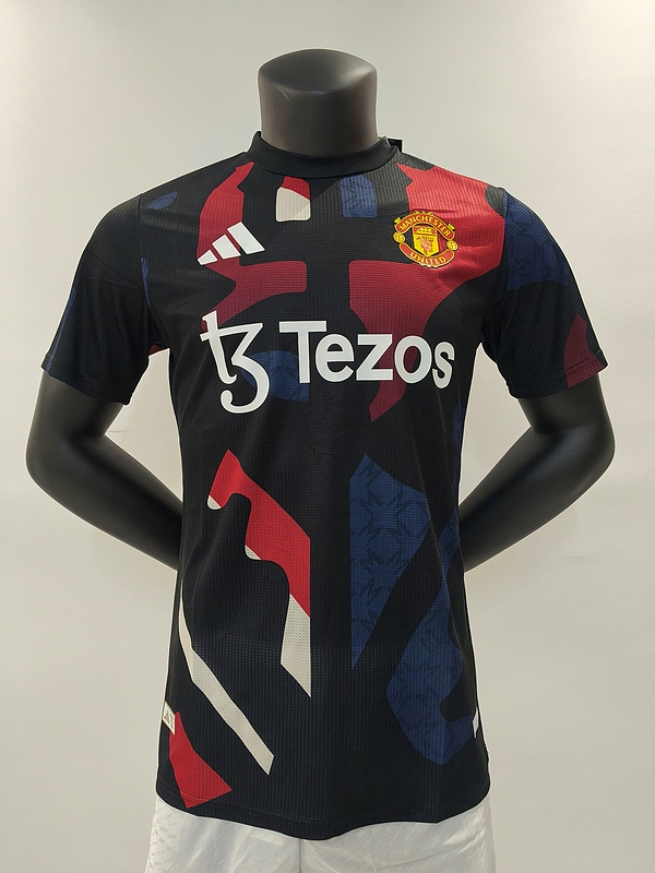 Manchester United pre match warm up clothing