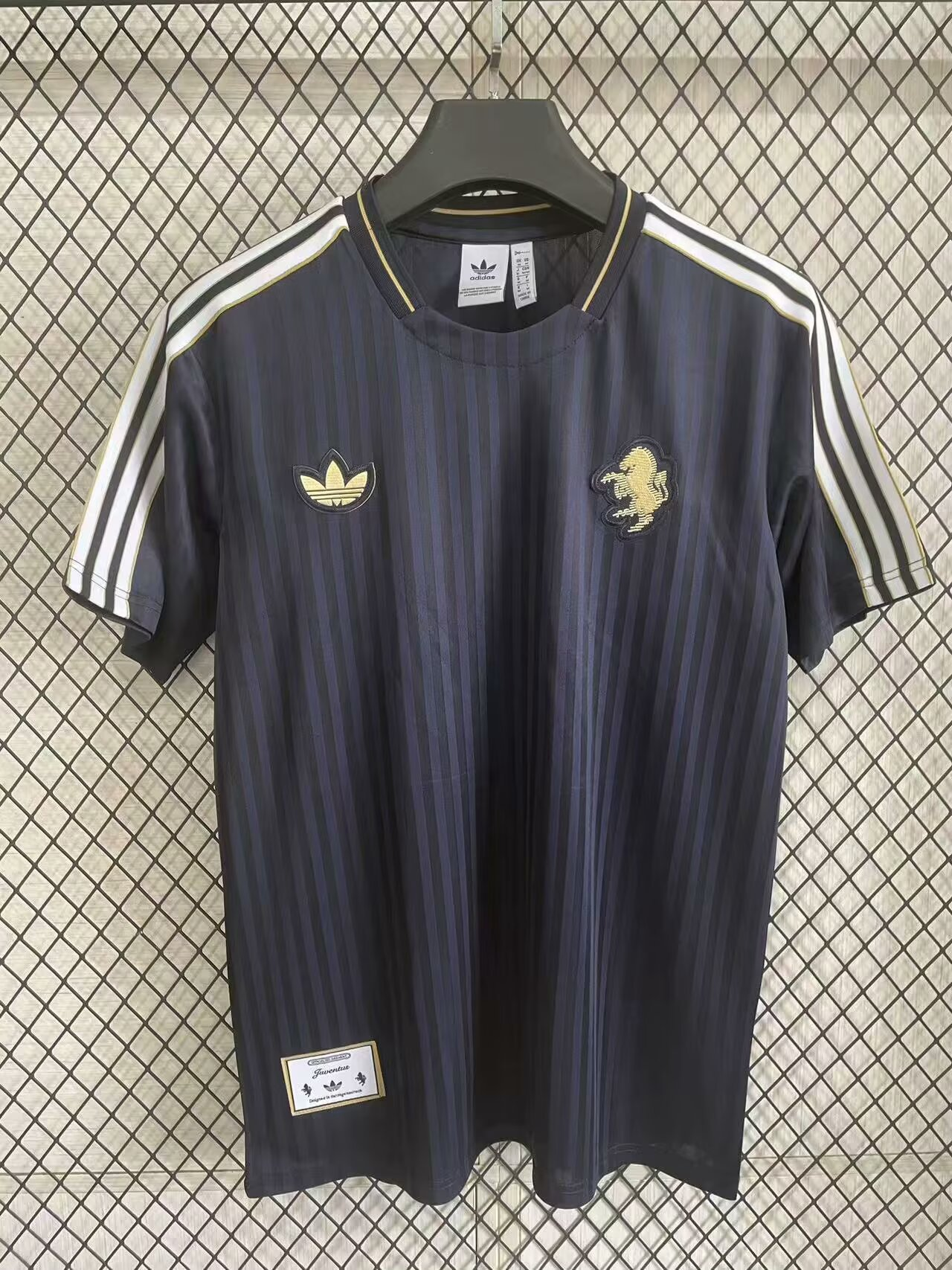24/25Juventus retro anniversary edition