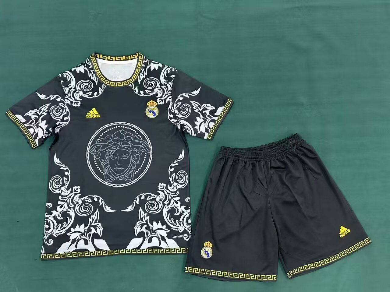 25/26 Real Madrid Adults kits black special version