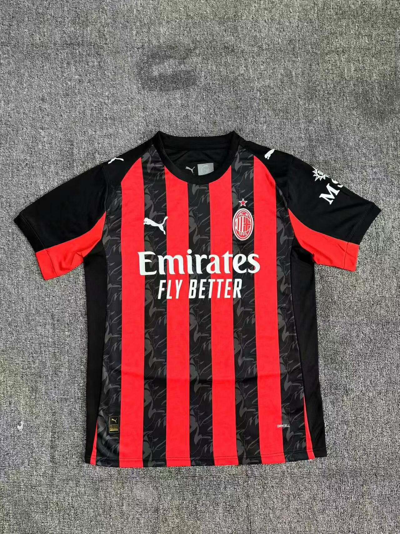 Fans Verison 25/26 AC Milan Home