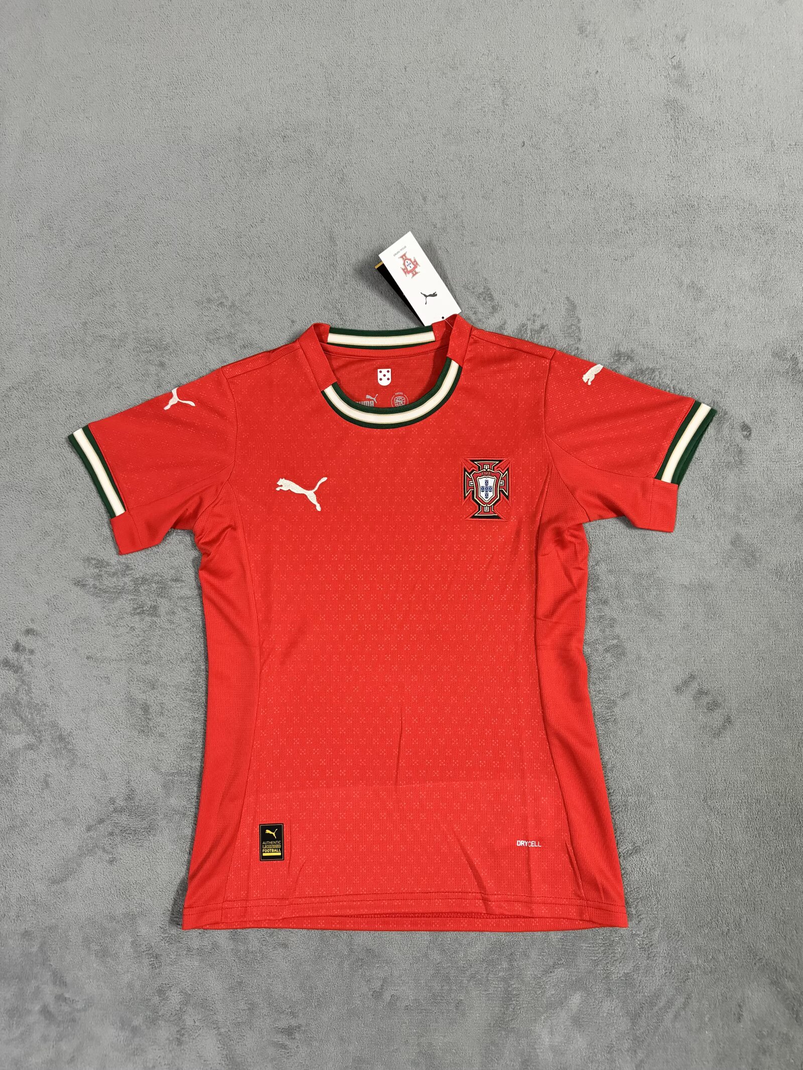  Fan Version25/26Portugal home woman jersey