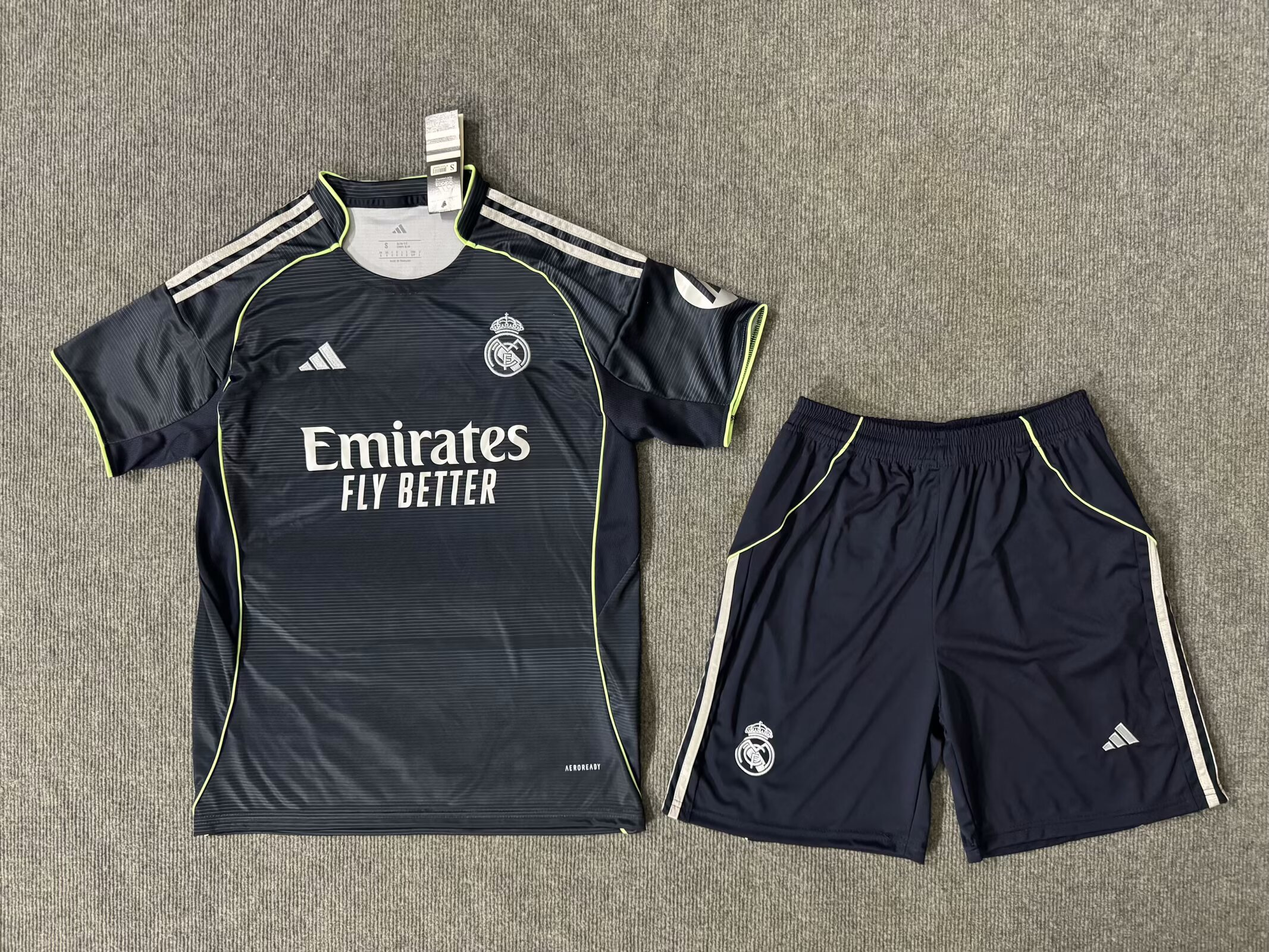 25/26  Real Madrid Adults Kits away