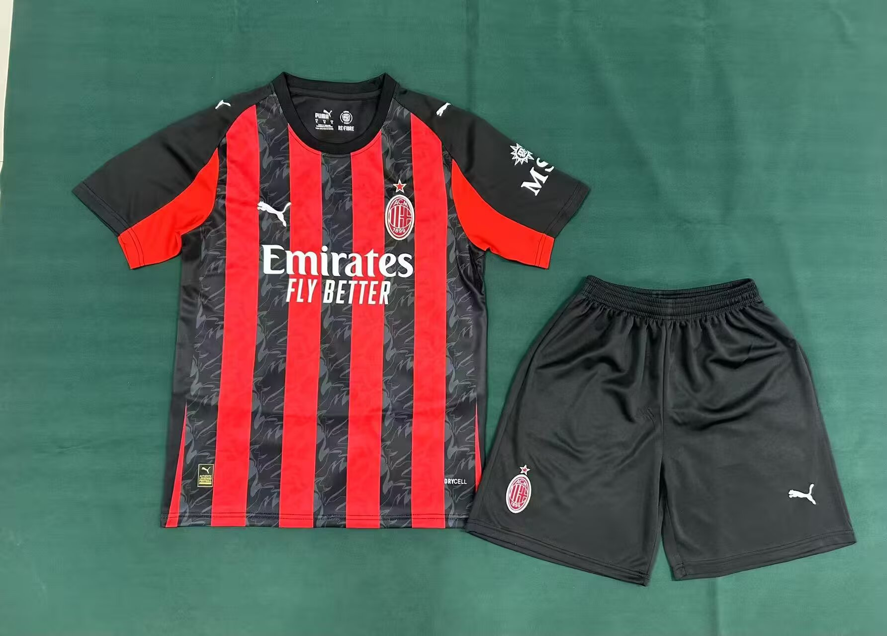 25/26 AC Milan Adults kits home