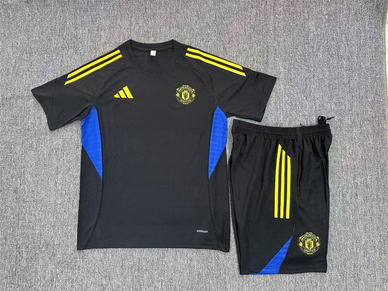 25/26Manchester United black  Adults Training Kits