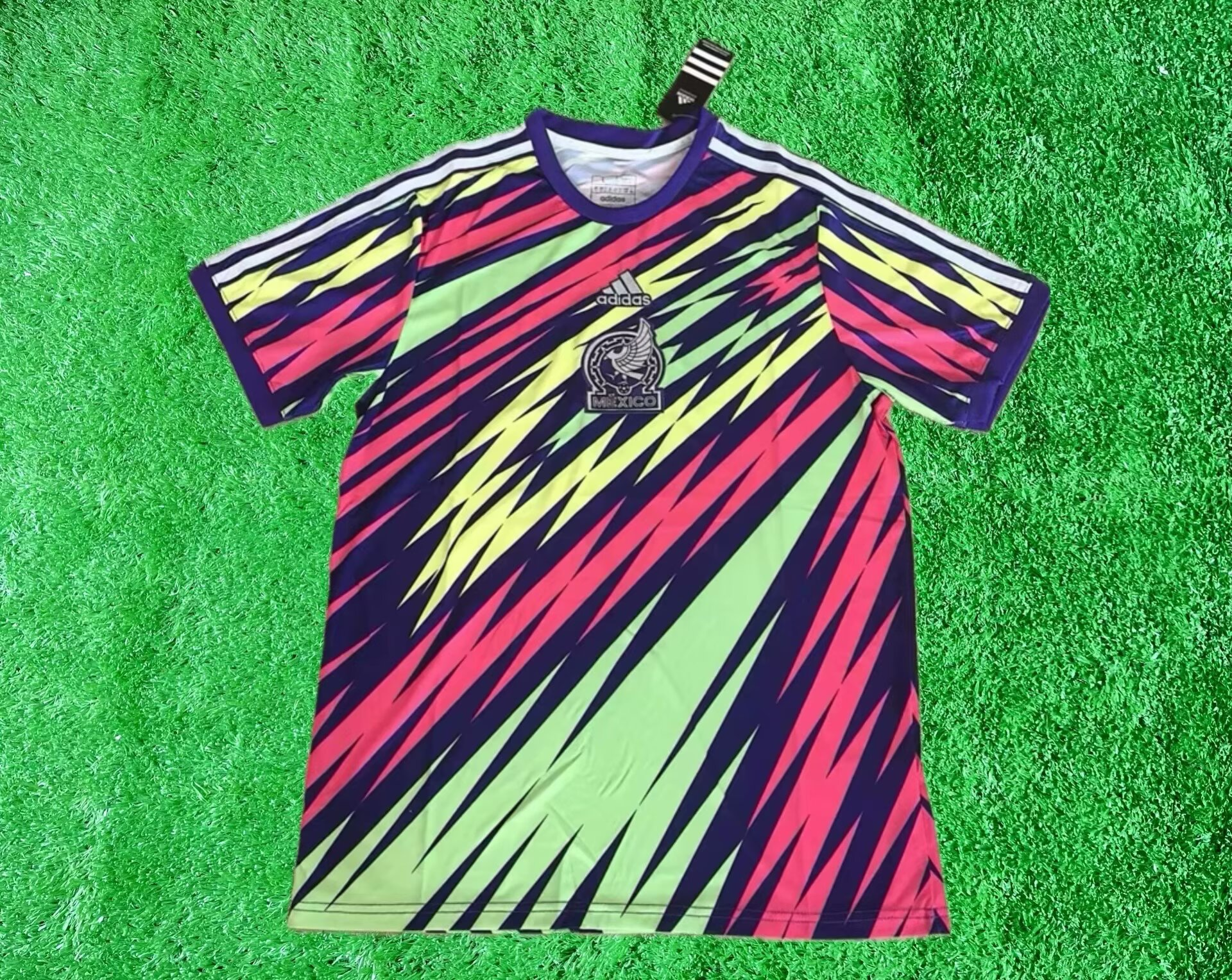 Fans Version 25, 26 Mexican training uniforms