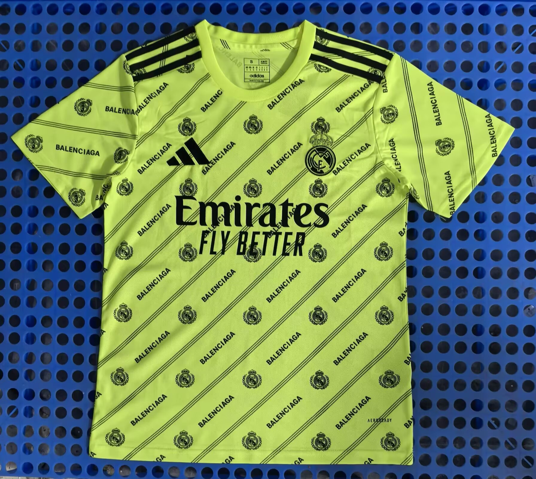 Fans Verison 2526 Real Madrid fluorescent green pre match training uniform