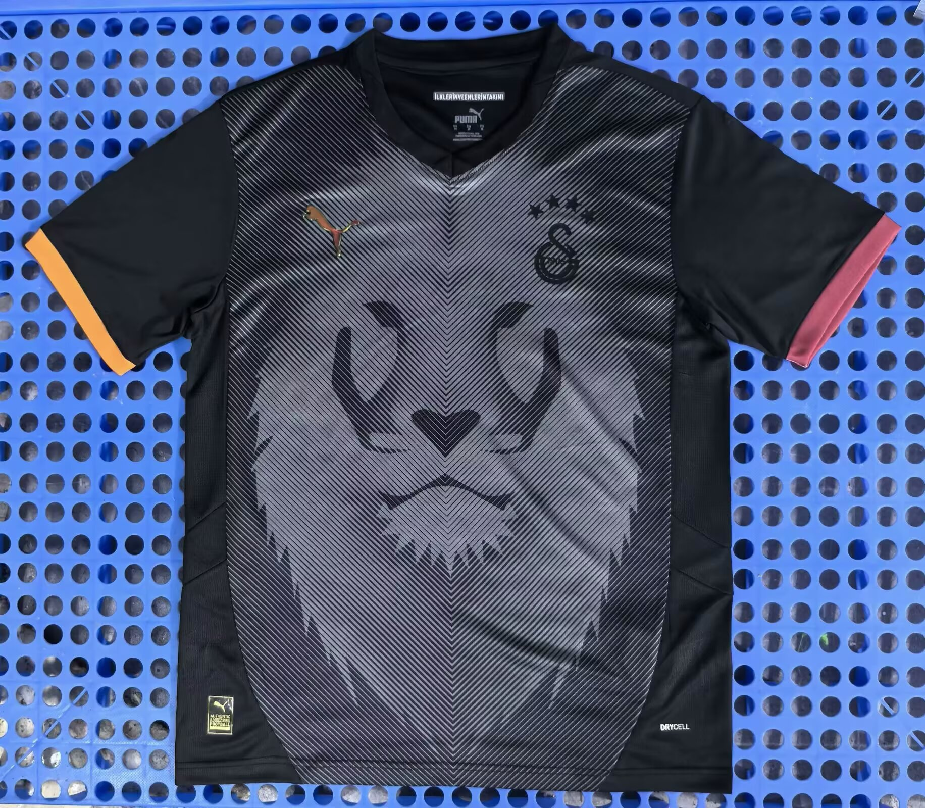 Fans Verison 2526 Galatasaray Special Edition Black Fans 