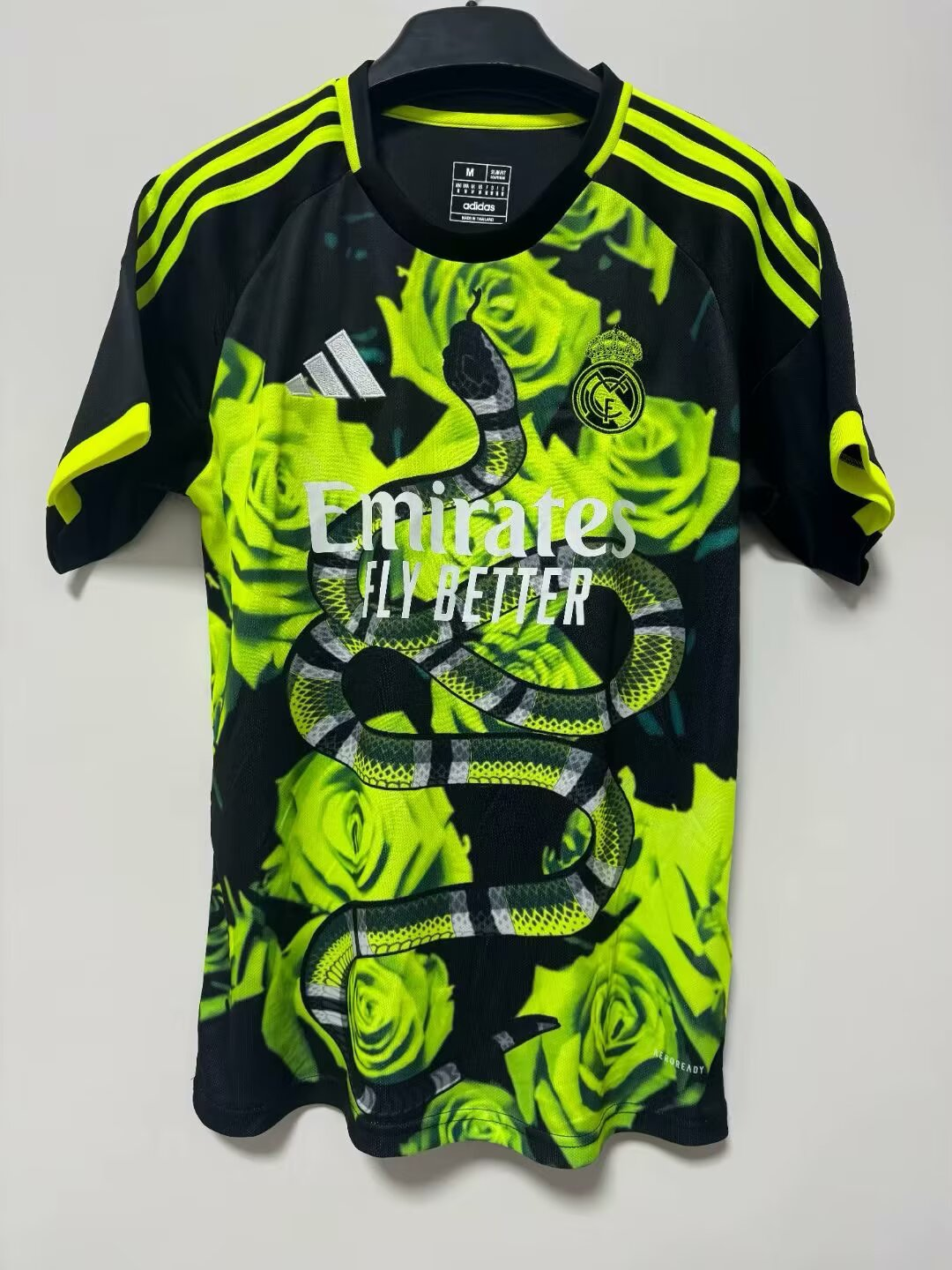 Fans Verison25/26Real Madrid Fluorescent Green Rose Snake 