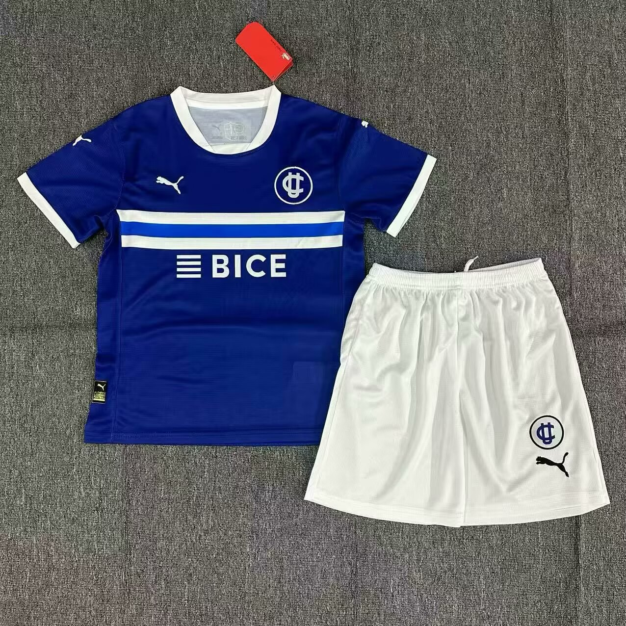 25/26Catholic away adult set 