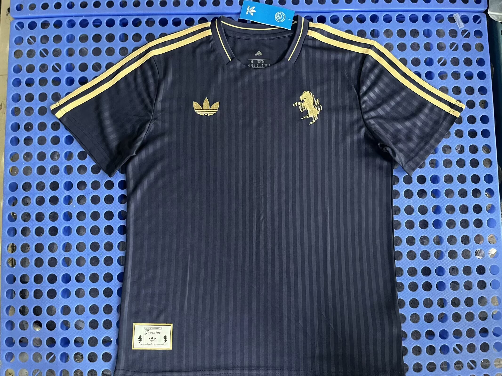 Fans Version 25/26 Juventus Special Edition 