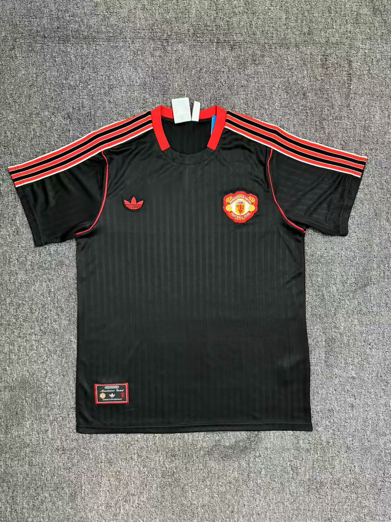 Fans Verison25/26Retro Manchester United training uniform 