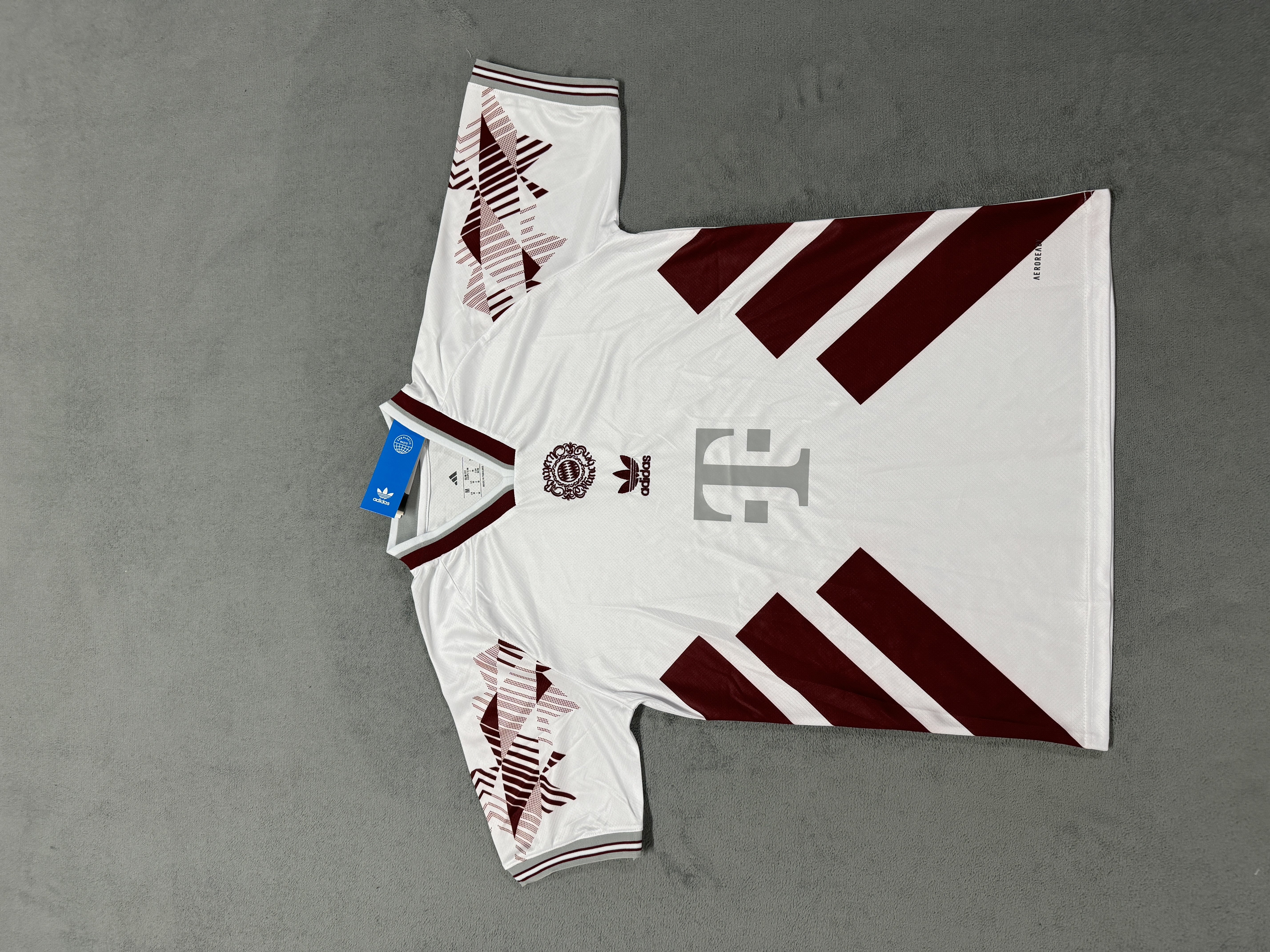 Fans Version 25/26 Bayern Special Edition White