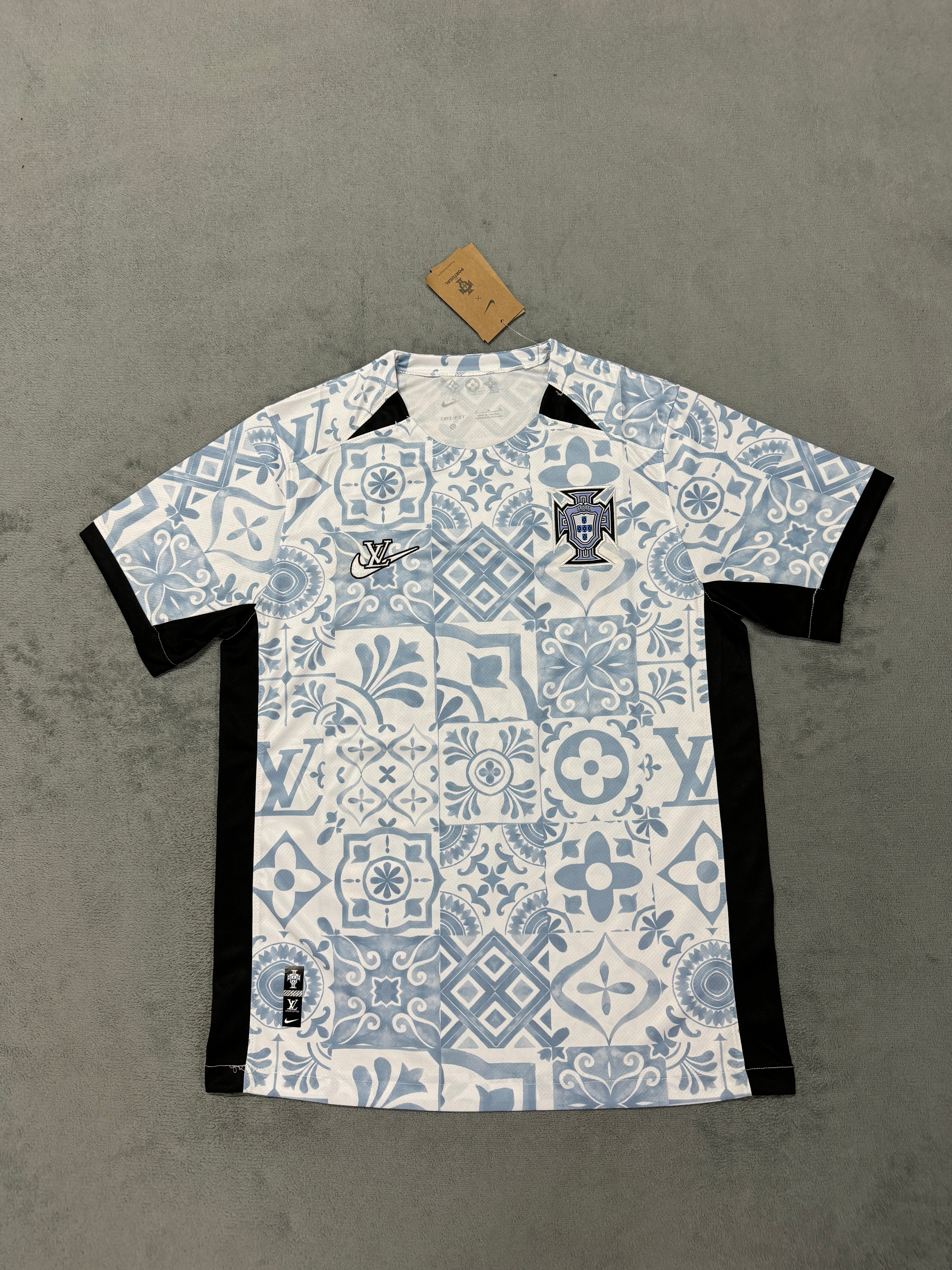 Fans Version 25/26 Portuguese LV collaboration