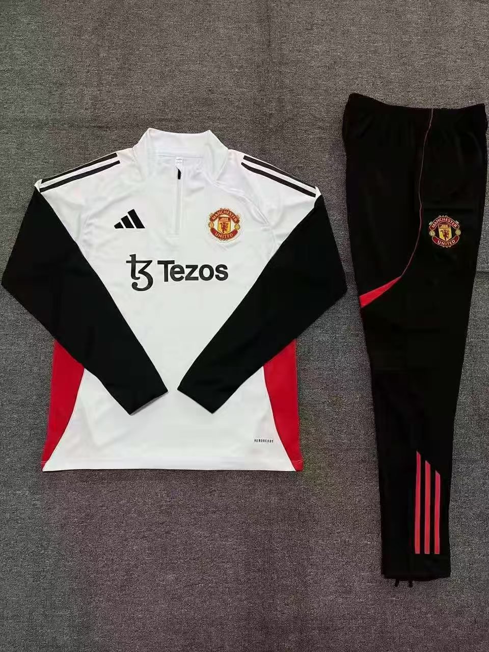 25/26 Kid half Manchester United white Tracksuit Kits
