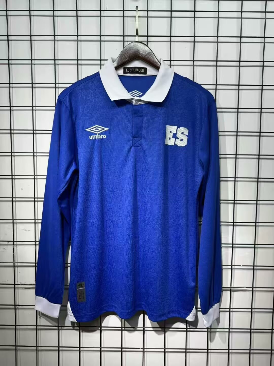 Fans Verison 25/26 El Salvador home long sleeved 