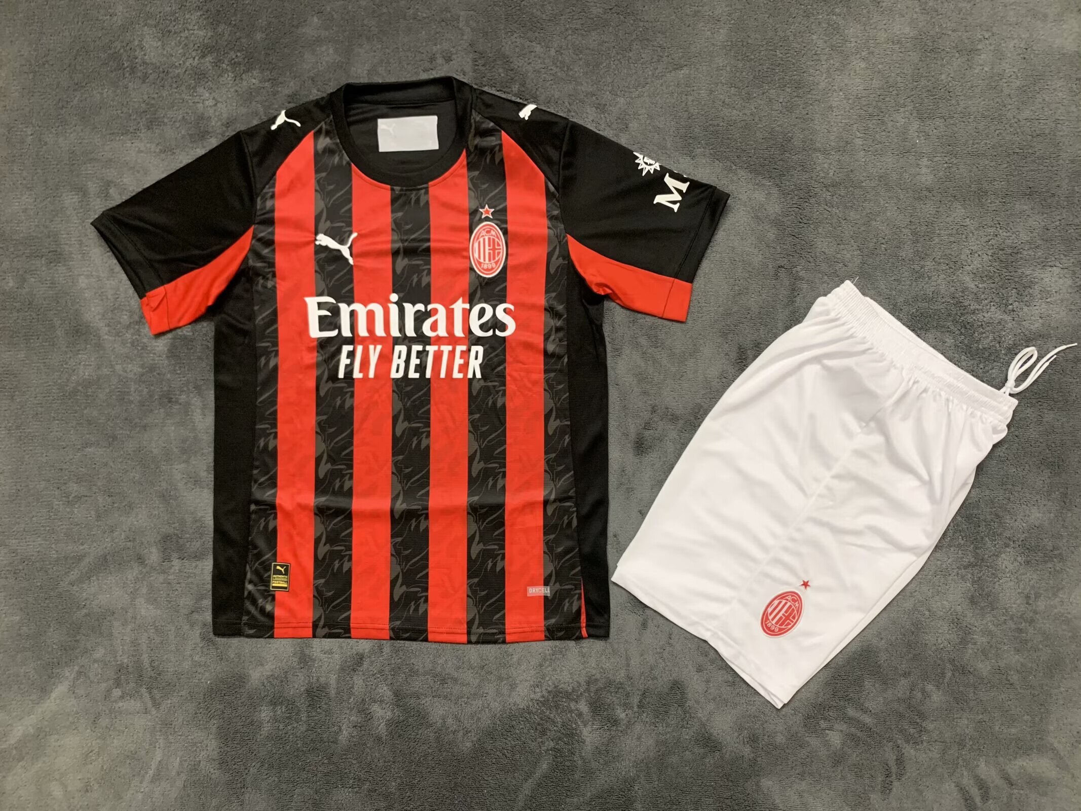 25/26 AC Milan Adults kits home