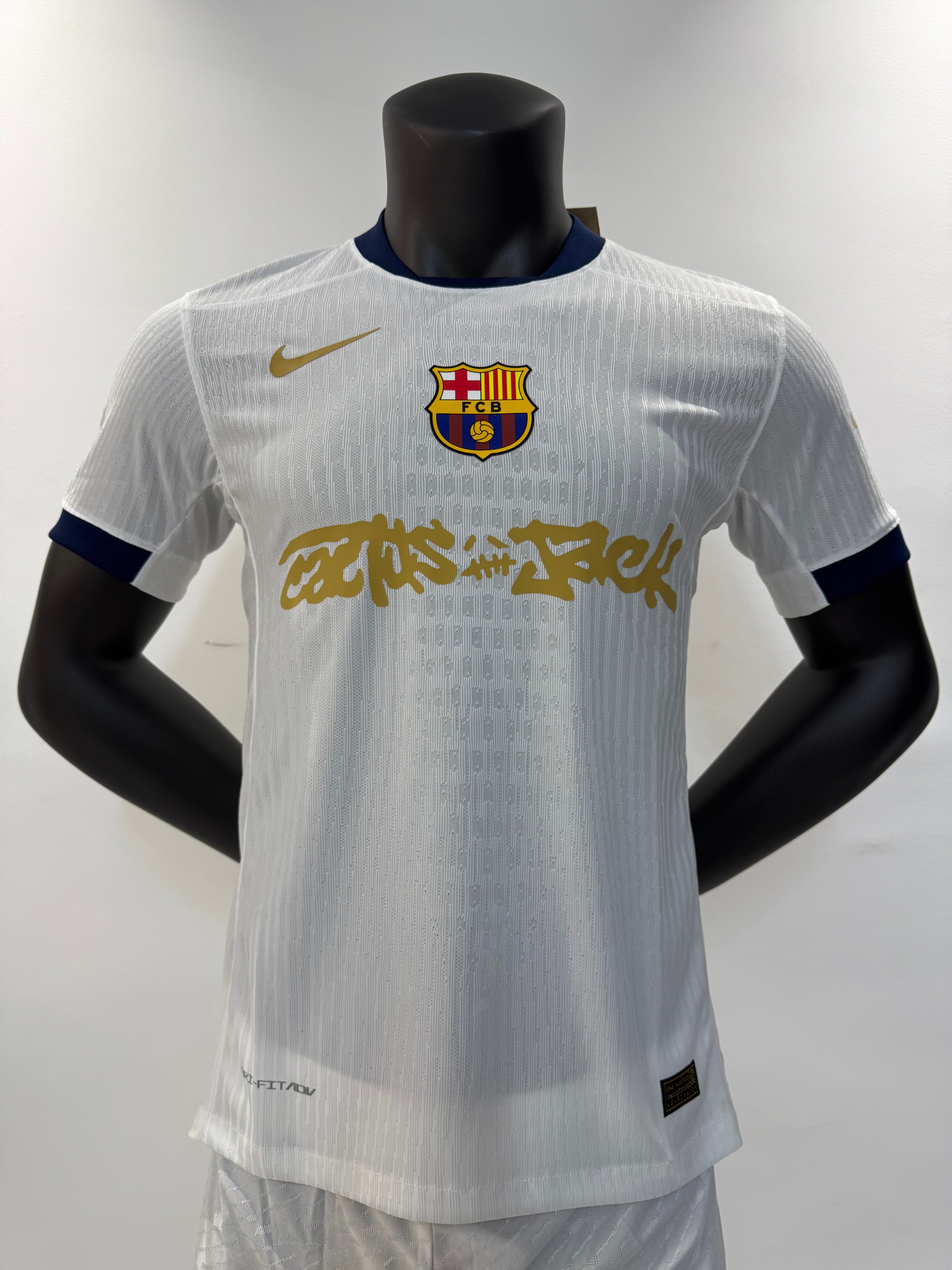Player Version 25/26 Barcelona White Collaboration