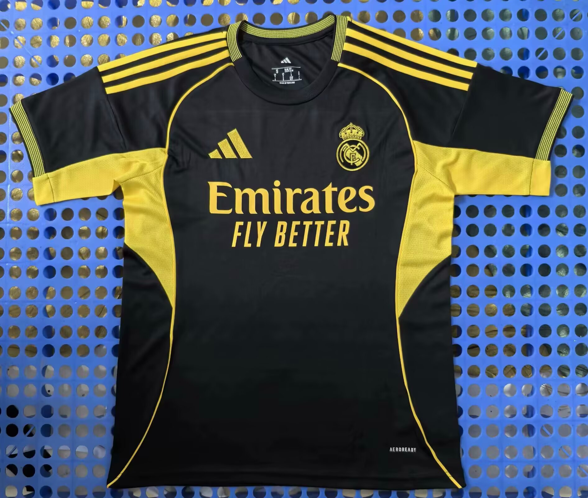 Fans Version 25/26 Real Madrid Black Yellow Special Edition