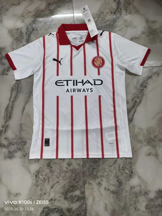 Fans Version 25/26 Girona home