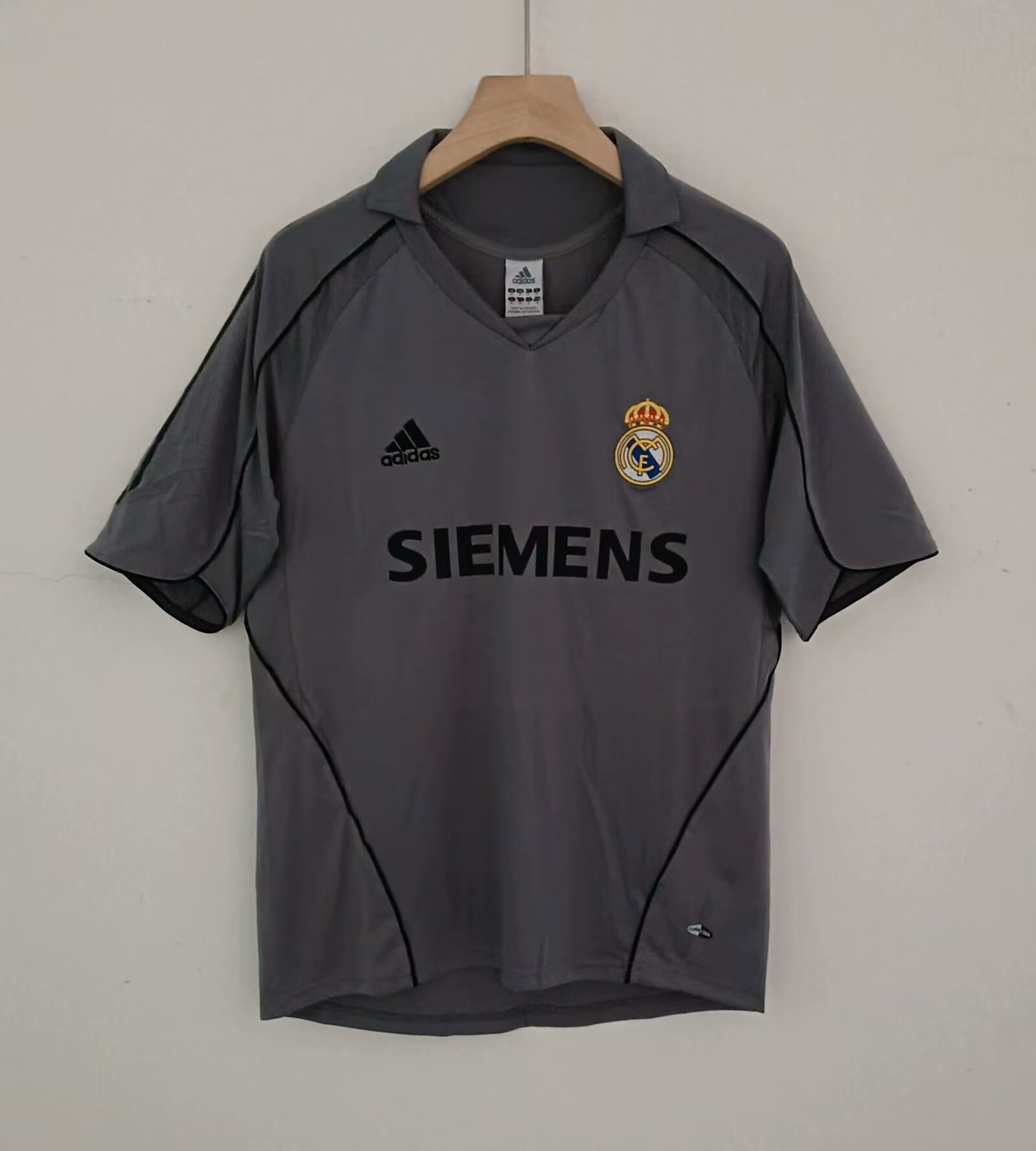 Retro 05-06 Real Madrid Second