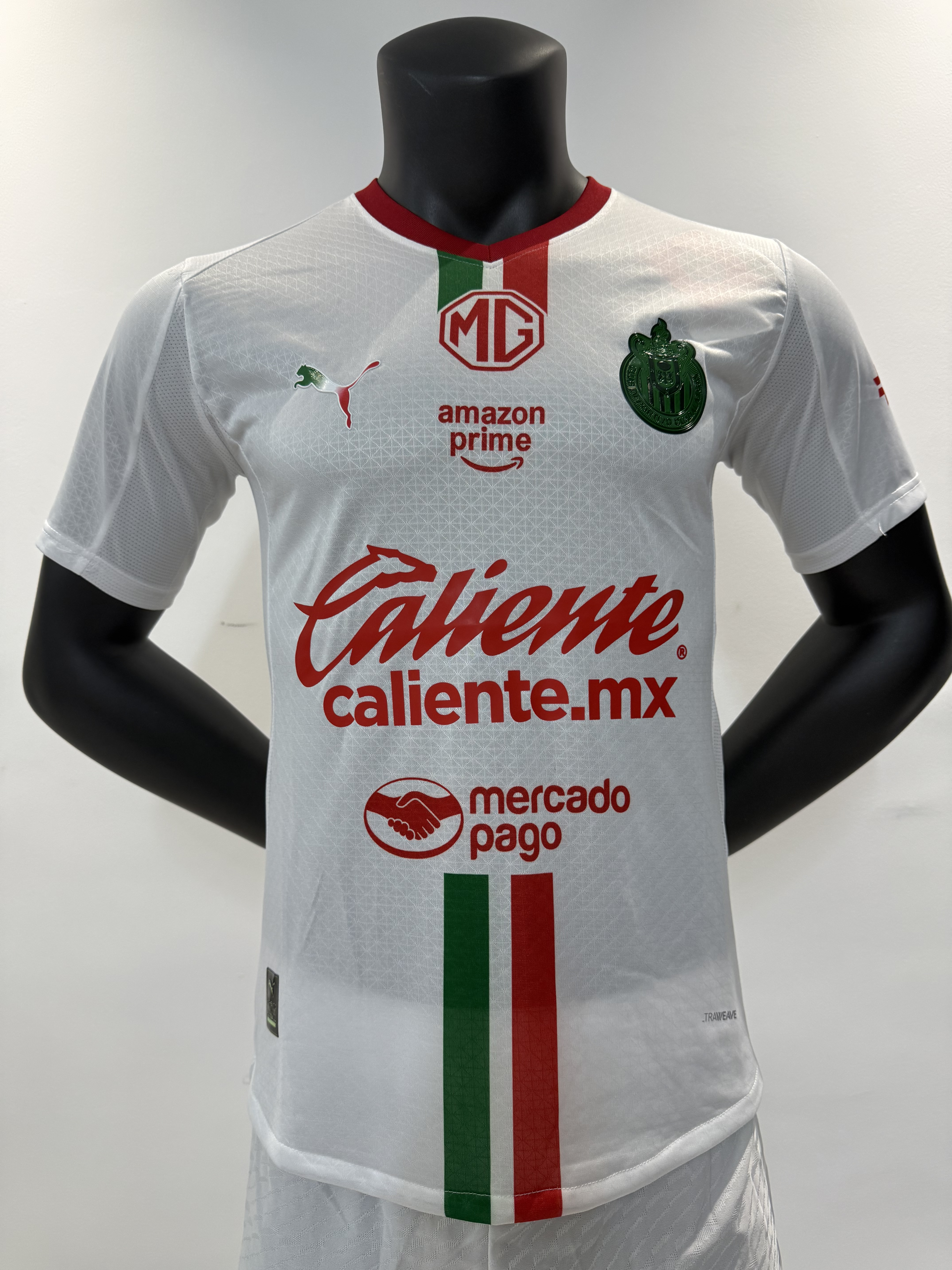 Player Version 25/26 Chivas away 
