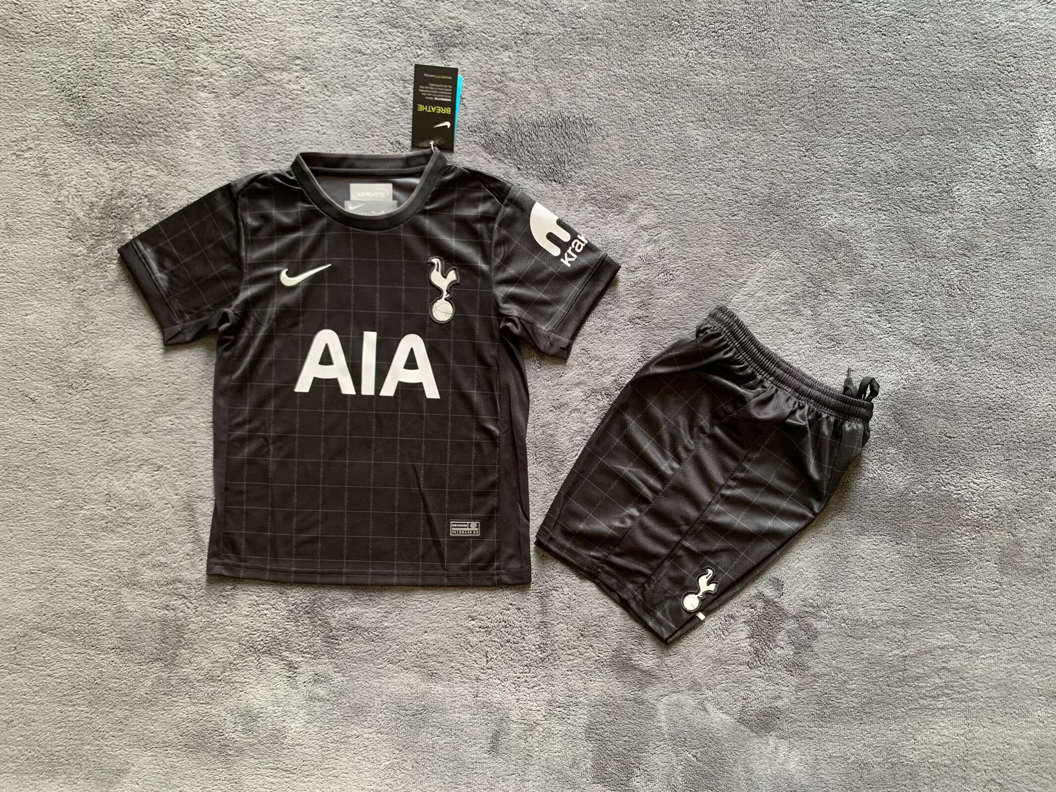 Kids kits 25/26 Tottenham away