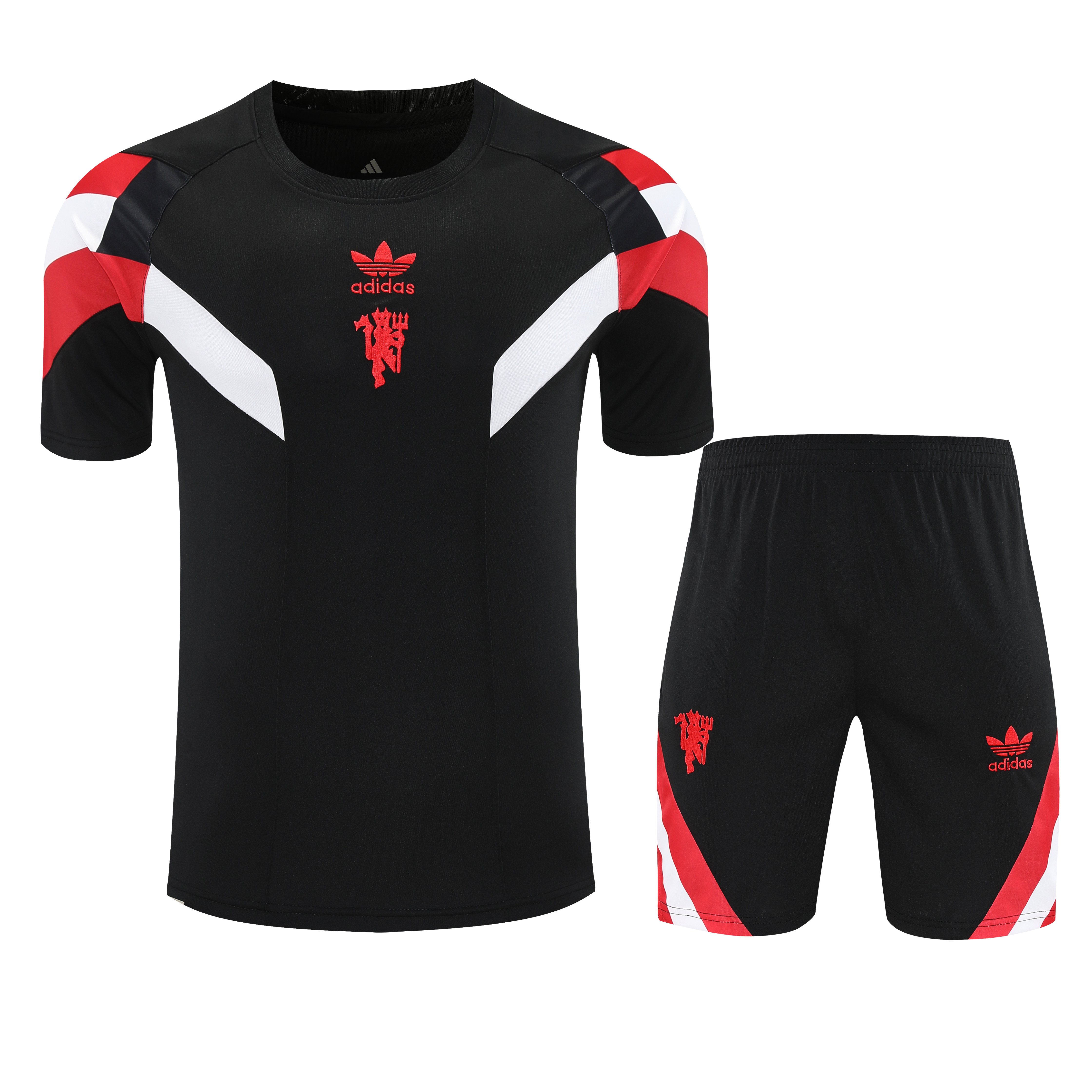 25/26 Manchester United Adults Training Kits