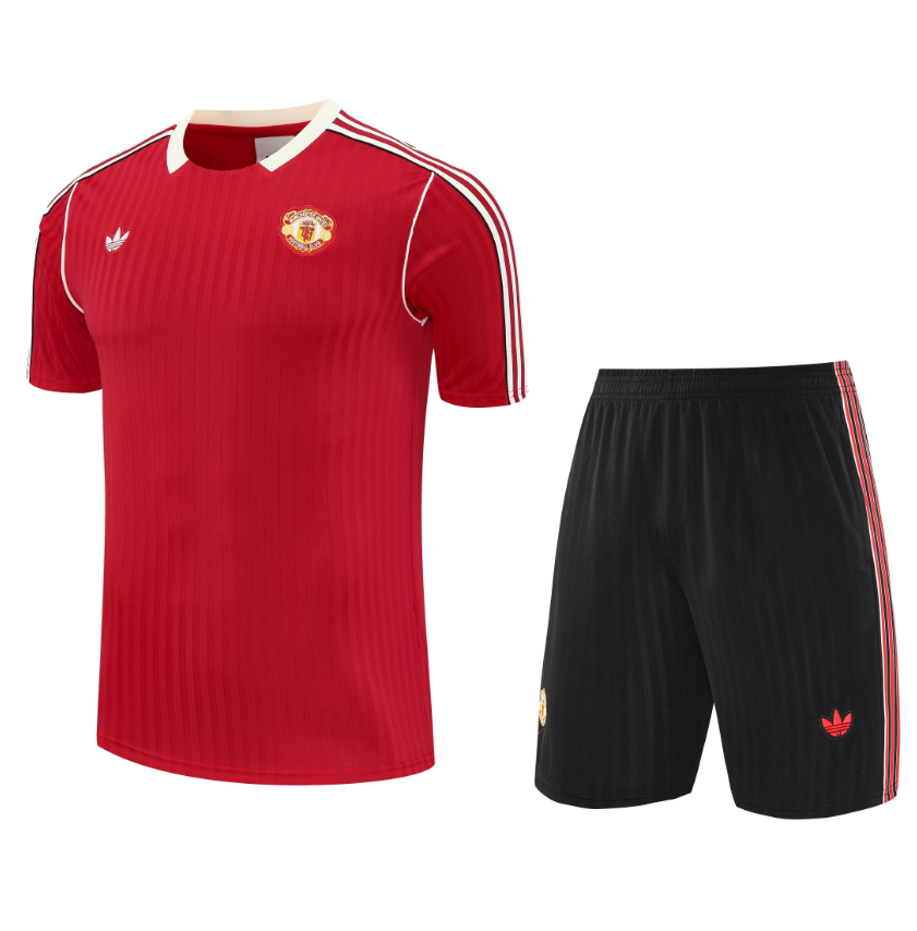 25/26 Manchester United Adults Training Kits