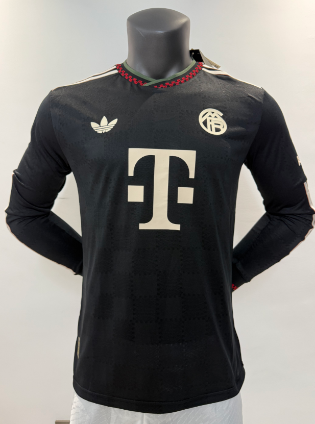 Player Version 25/26 Bayern second away long sleeved