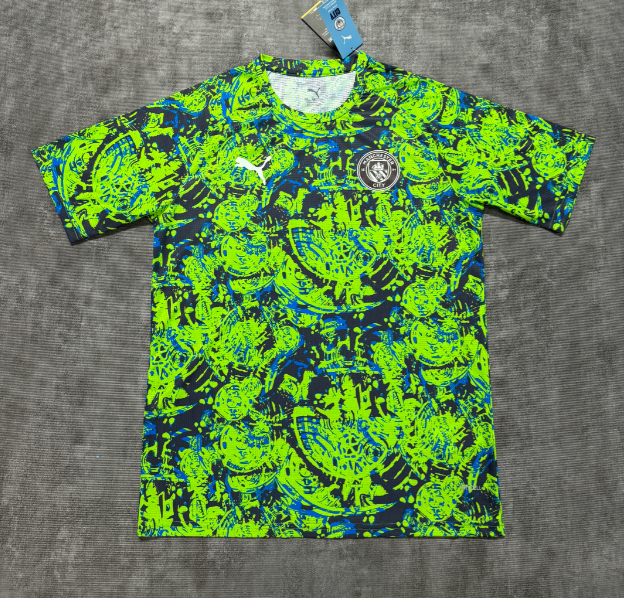 Fan version 25/26 Manchester City black and green before the match