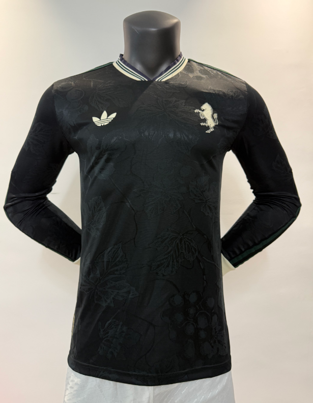 Player Version 25/26 Juventus Second away long sleeved