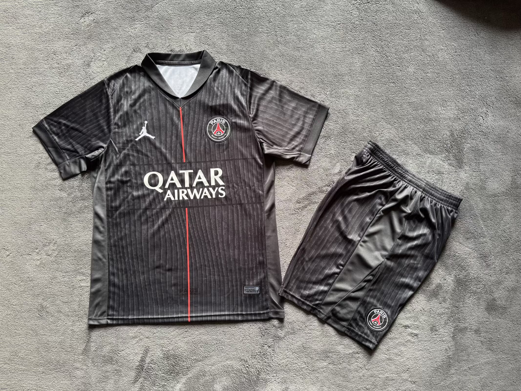 Adults kits 25/26 Paris Three away