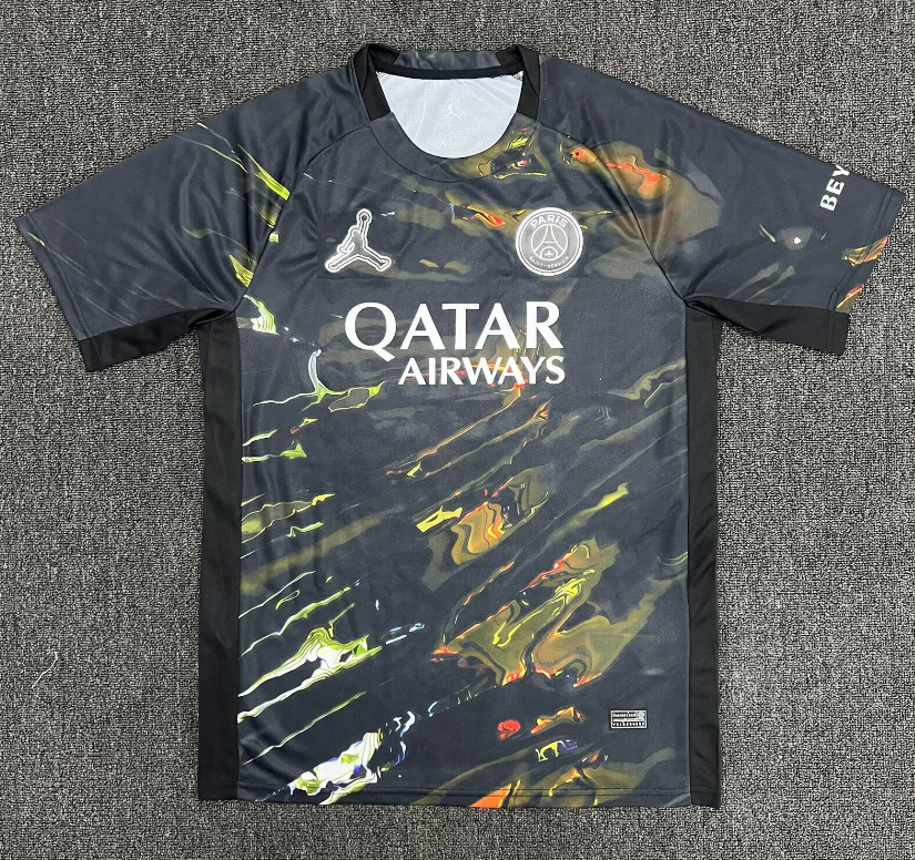 Fan version 26/27 Paris' fourth away 