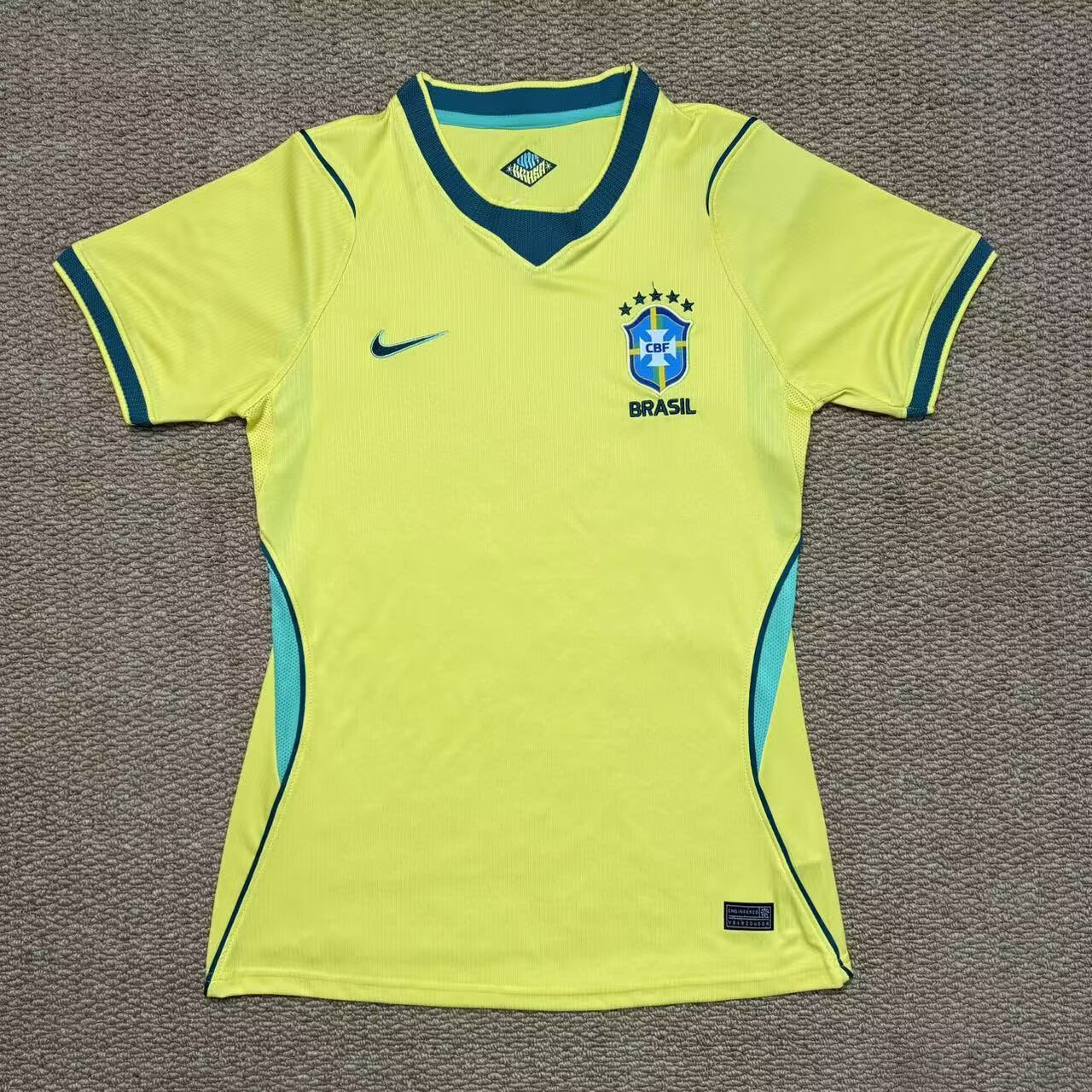 Fans Version 26/27 Brazil home  women's