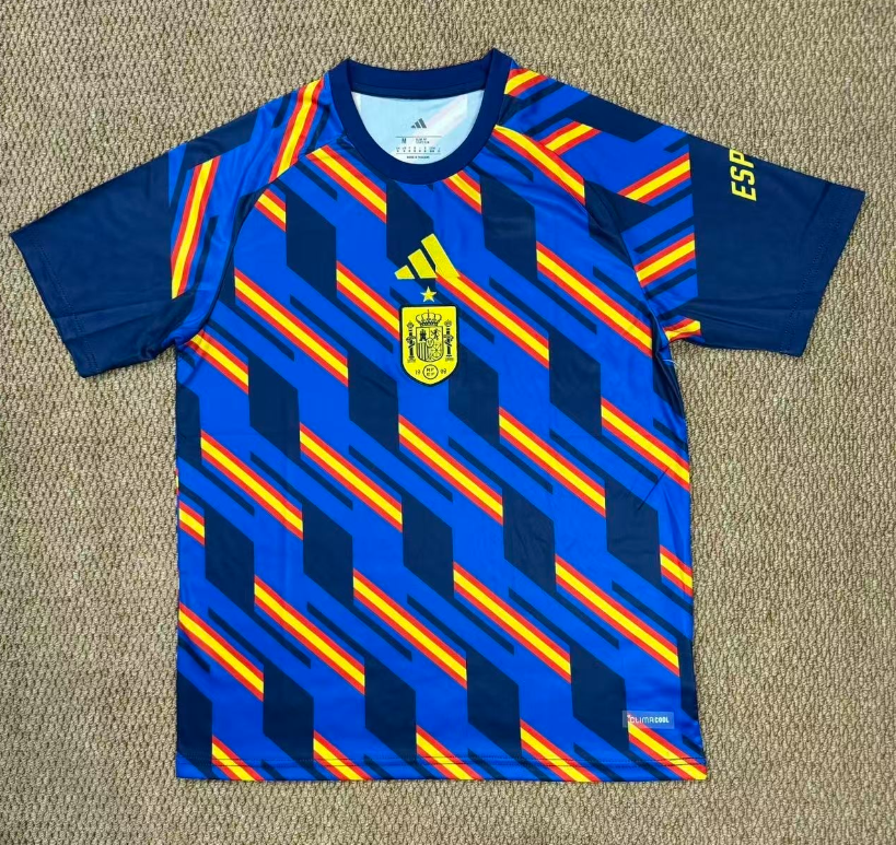 Fan version 26/27 Spanish pre match uniform