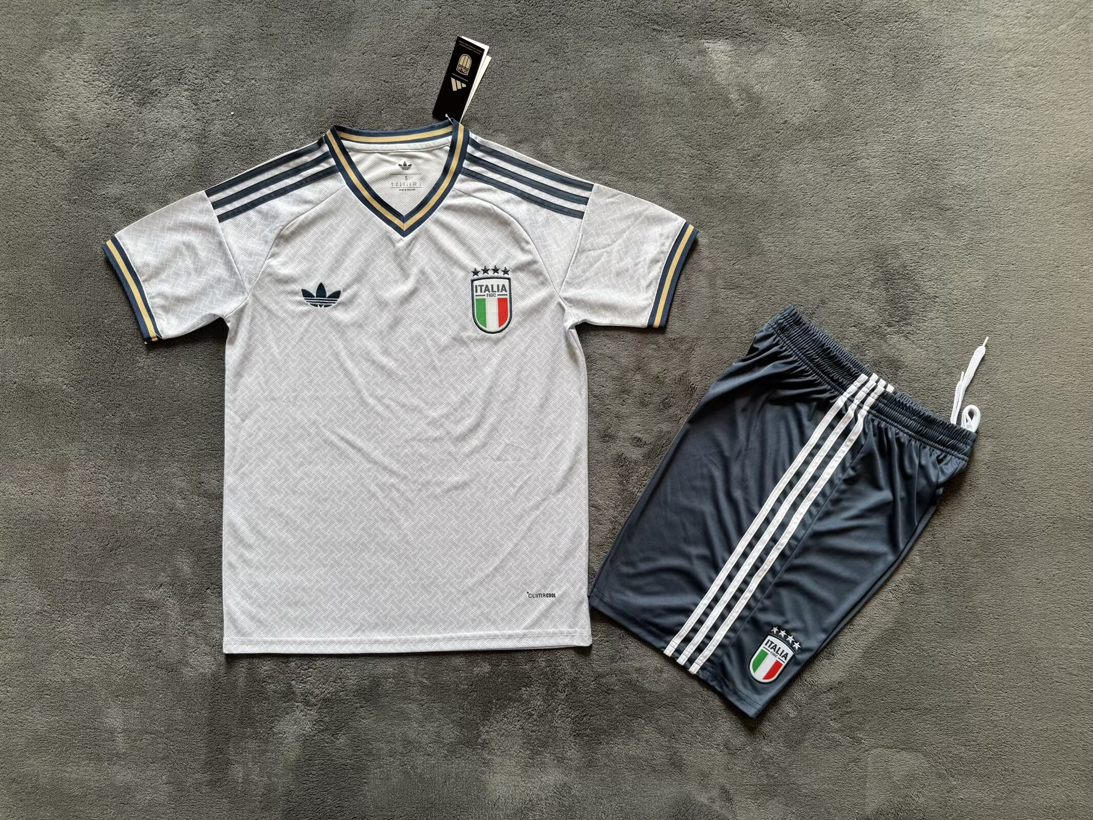 Adults kits 2026 Italian away