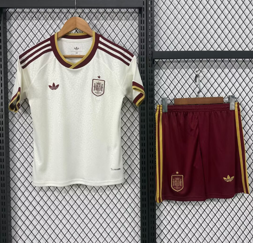 Adults kits 26/27 Spanish away
