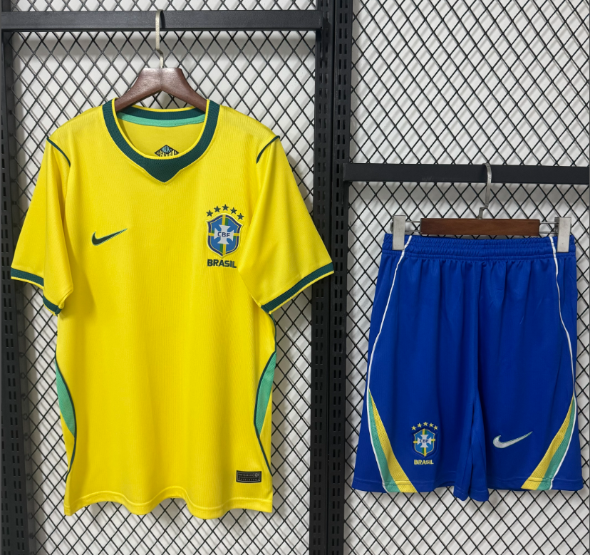 Adults kits 26/27 Brazil's home