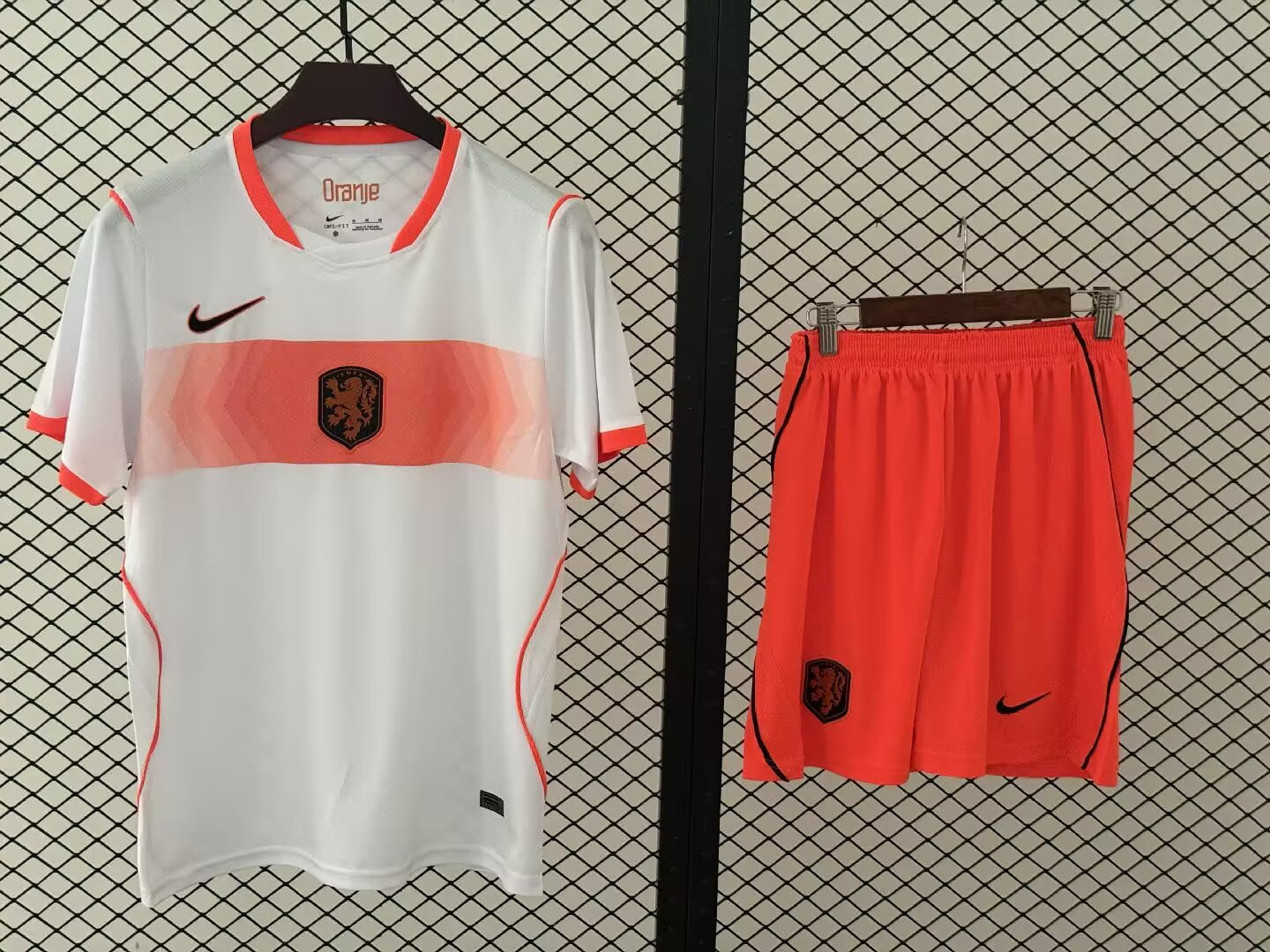 Adults kits 26/27 Netherlands away