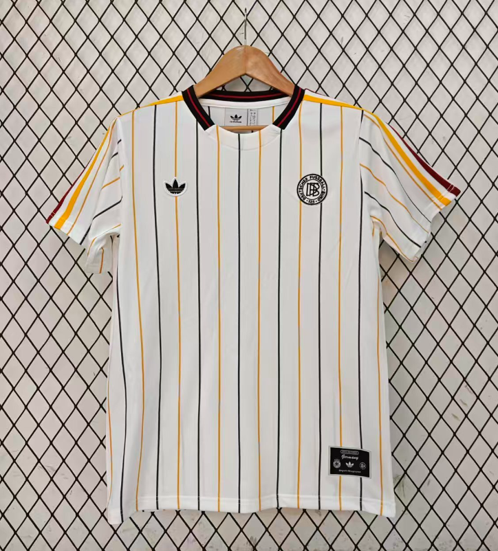 Fans Version 26/27 German retro white edition