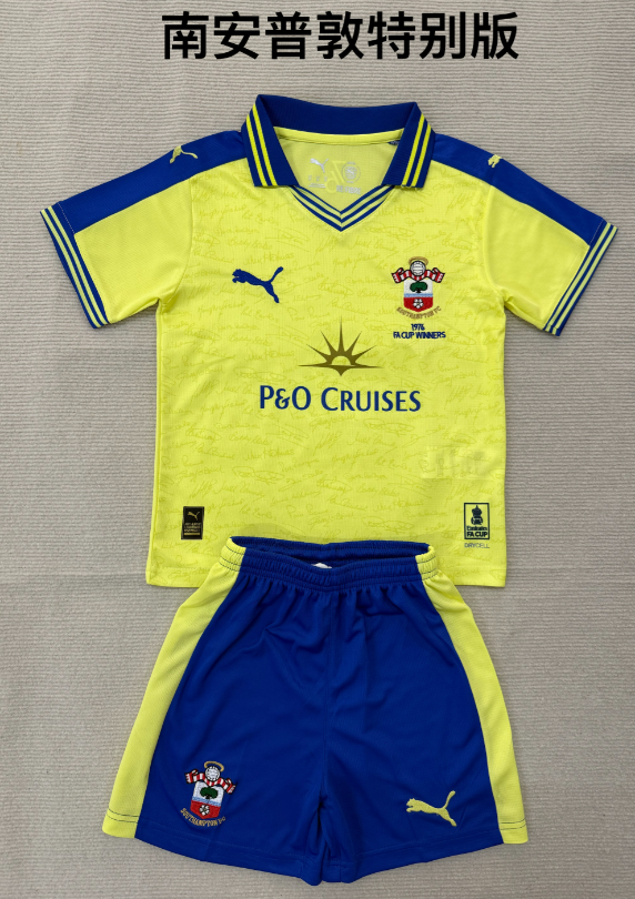 Adults kits 26/27 Southampton Special Edition