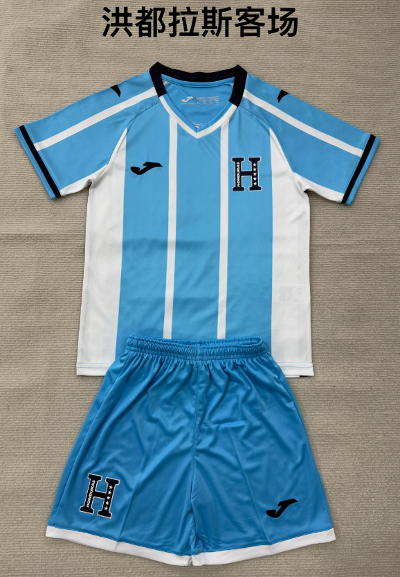 Adults kits 26/27 Honduras away