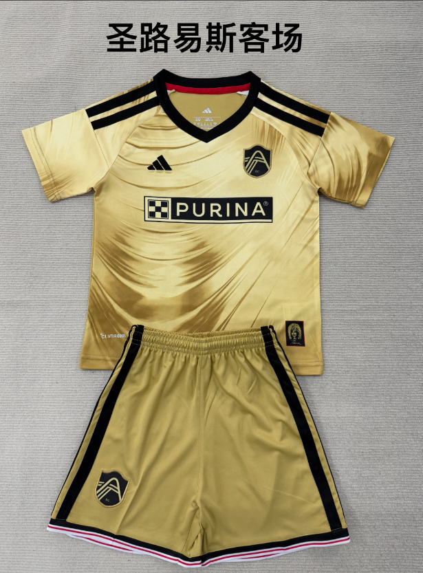 Adults kits 26/27 St. Louis away