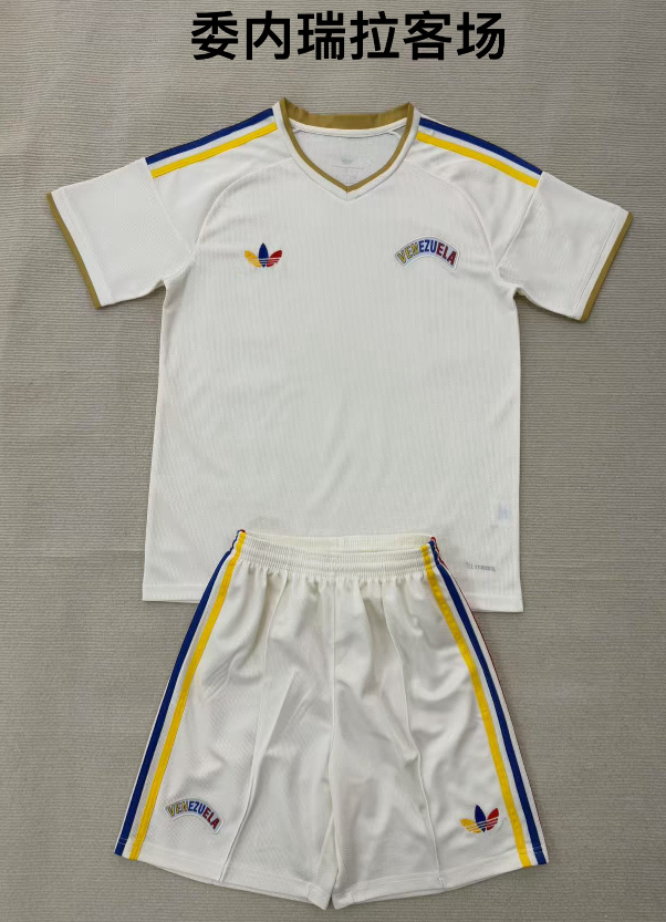 Adults kits 26/27 Venezuela away