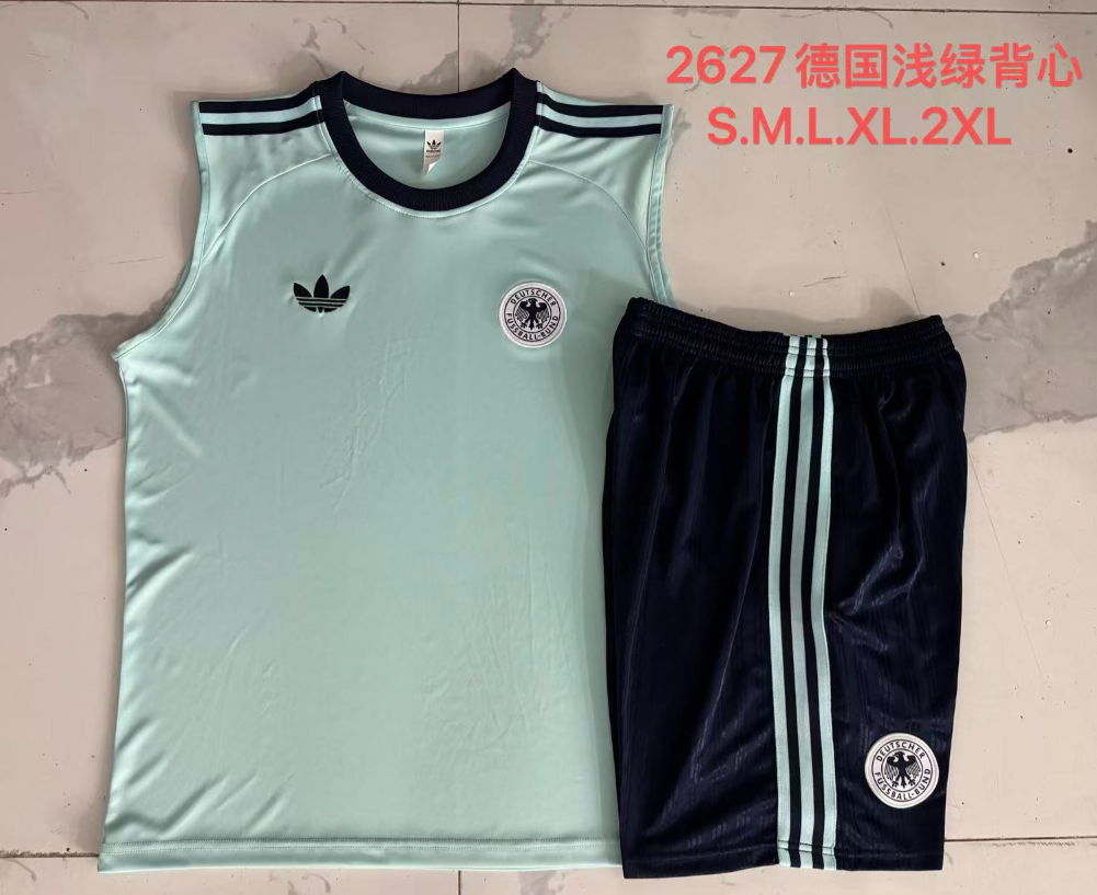 26/27 Vest Germany light green suit