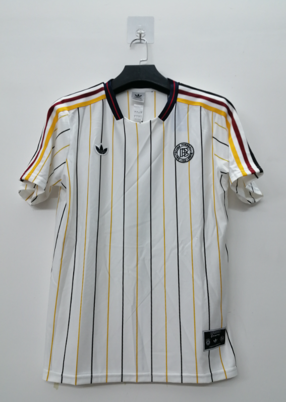 Player Version 26 German white retro casual styles