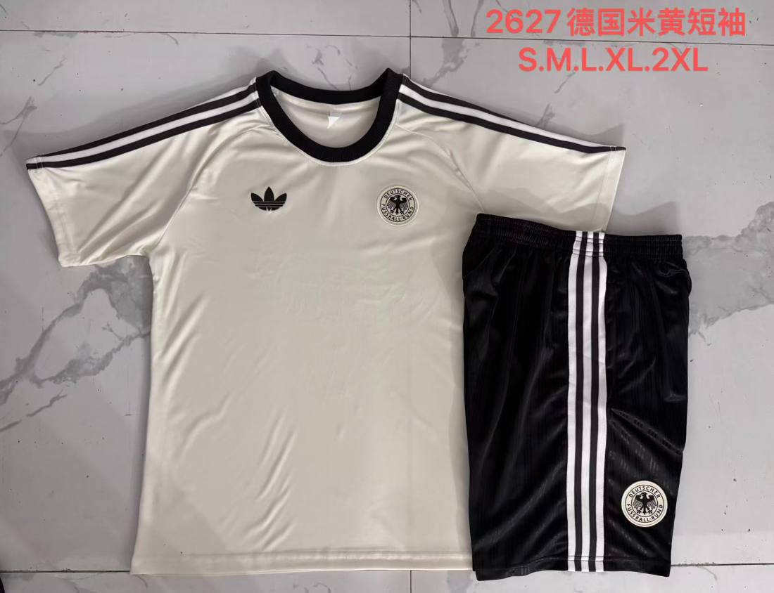 26/27 Adults Germany beige Training Kits
