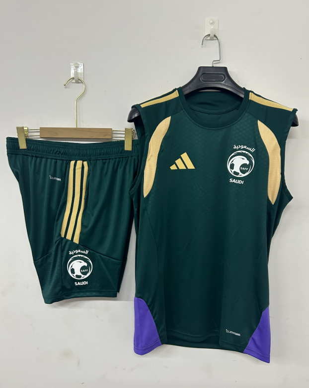 26/27 Vest Saudi Arabia dark green suit