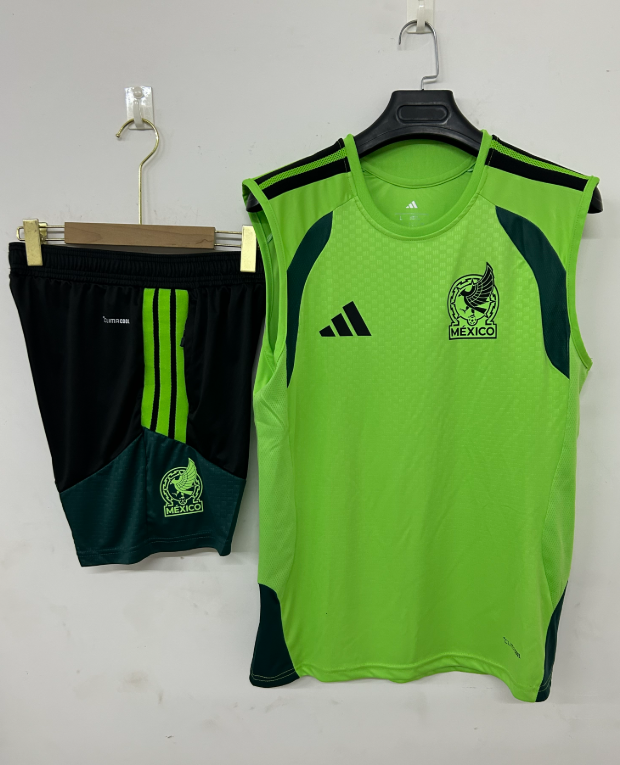 26/27 Vest Mexico green suit